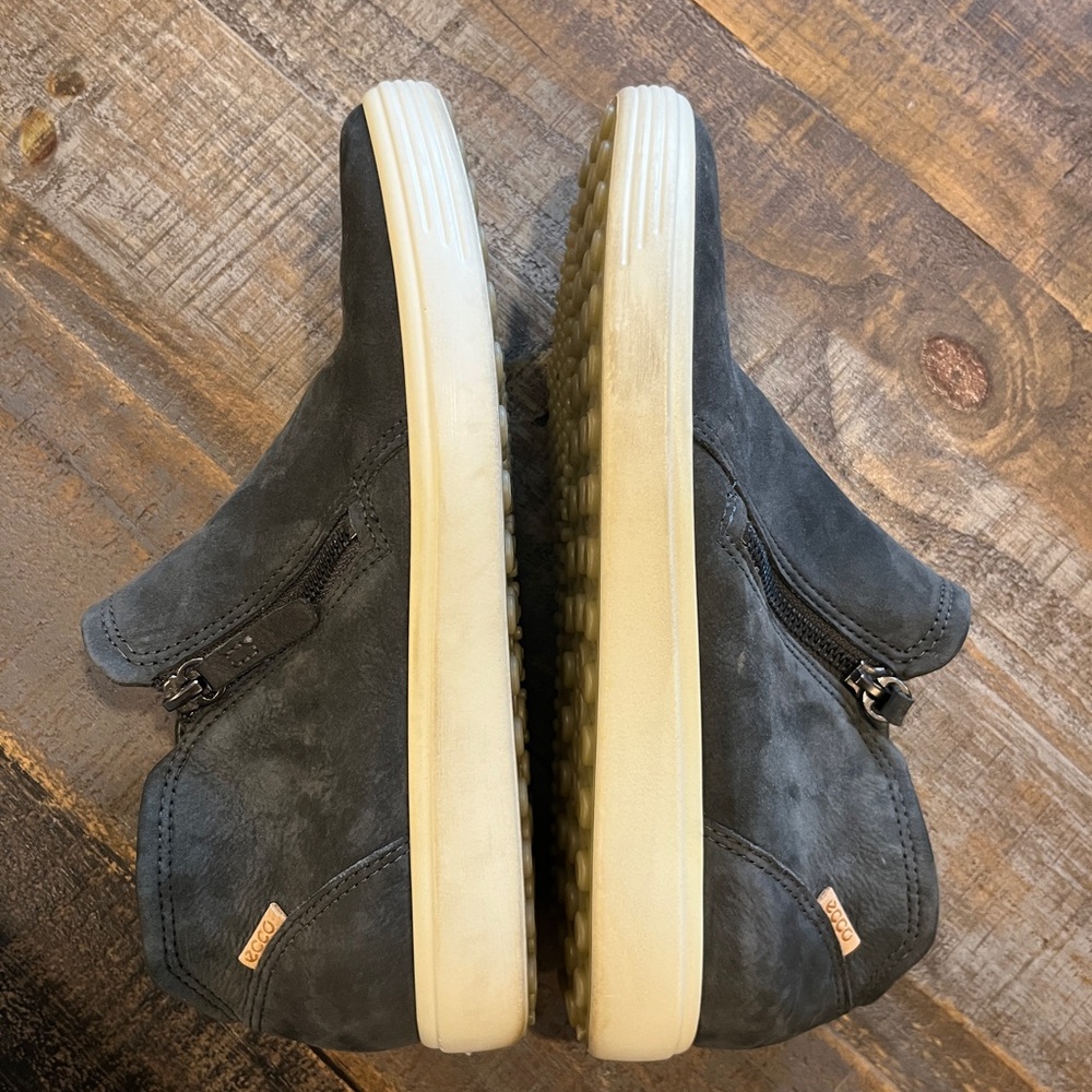 ECCO Booties Shoes Sneakers Dark Grey 8 Hardly Worn!